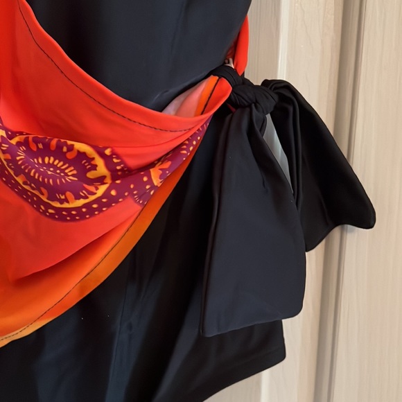 YBL Bathing Suit 22W With Matching Sarong - Picture 2 of 10